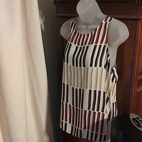 Top - Picture 2 of 4